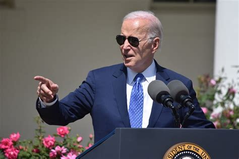 Biden to launch ’24 bid, betting record will top age worries